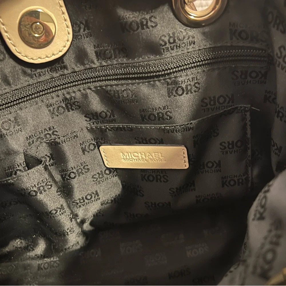 Michael Kors Black and Tan Tote Bag - Picture 2 of 10